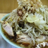 「国産豚メン ヤサイマシ アブラ +ニンニク（有料）」@ラーメン富士丸 北浦和店の写真