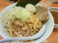 「油そば700円+玉子100円」@勝流ラーメン 麺徳の写真