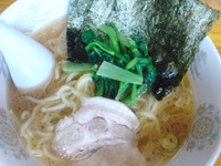 「ラーメン（味濃いめ、麺固め、油多め）」@横浜ラーメン厨房 うえむらやの写真