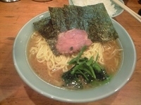 「ラーメン大盛り （麺かため） + ご飯大盛 サービス」@横浜ラーメン 武蔵家 稲田堤店の写真