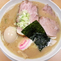 「らーめん¥700 厚切りチャーシュー¥250 半熟煮たまご￥10」@麺処 ぼたん 栃木店の写真