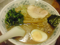 「中華そば（小盛）+ほうれん草」@めんや 直伝の写真