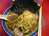 「ラーメン750円+のり（ネットクーポン無料）+ライス200円=9」@ラーメンいっとくの写真