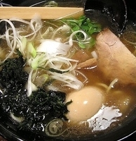 「味玉醤油らーめん」@中華麺家 まんまるの写真