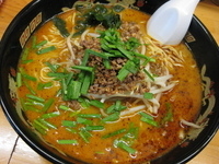 「担々麺(中辛)¥890」@とんこつラーメン とんまるの写真