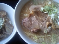 「ランチセット（醤油ら～めん大盛無料+チャーシュー丼）880円」@北海とんこつらーめん 純輝 白井店の写真