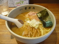 「らーめん（麺200g）」@麺屋吉左右の写真