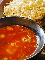 「辛味噌つけめん（￥800、極太麺）・中盛り（￥50増し）」@つけめん赤とんぼの写真