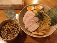 「塩だれ全部盛りつけ麺」@麺や つねじの写真