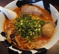 「赤 武骨味玉ら～麺」@麺屋武蔵 武骨の写真