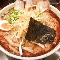 「魚豚骨醤油麺・大盛 + お得盛り ￥830」@中華そば 坂東 山口屋の写真