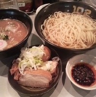 「特製あつもり（並）+辛味（別皿）+かつお粉」@つけめん102 大宮店の写真