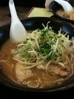 「ねぎ豚めん」@無敵家 新宿店の写真