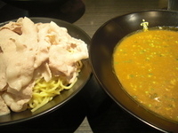 「かれーつけ麺大盛900円+豚盛250円」@かれー麺 実之和 南青山店の写真