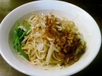 「ちょっぴり辛いごまのまぜそば（冷たいの）【限定】」@らーめんの円熟屋 大里店の写真