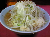 「普通盛（ヤサイマシマシ、ニンニクマシマシ）」@ラーメン二郎 歌舞伎町店の写真