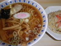 「ランチ半チャーハンセット（700円）駐車場で100円引き」@めん道楽 本店の写真