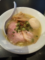 「特製ラーメン（白）」@音麺酒家 楽々の写真