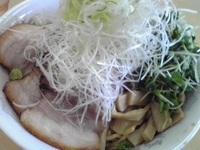 「一平ソバ（大）+チャーシュー+ネギ+カイワレ」@油ソバ専門店 一平ソバの写真