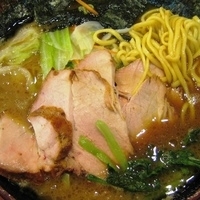 「中盛ラーメン + 野菜畑 800円」@家系総本山 ラーメン吉村家の写真