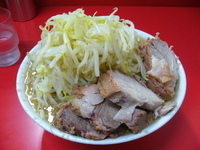 「ぶた入りラーメン（野菜多め）」@ラーメン二郎 松戸駅前店の写真