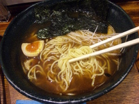 「けや木らーめん+中盛 780円+100円=880円」@らーめん工房 けや木の写真