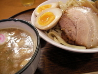 「熟成つけ麺（大盛り）（+味玉）」@麺や紡の写真