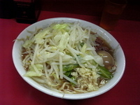 「ラーメン小（味玉、にんにく、野菜）」@ラーメン二郎 環七一之江店の写真