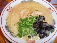 「博多とんこつラーメン 650円」@陣屋の写真