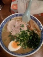 「塩豚骨らーめん」@麺屋 律の写真