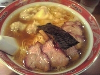 「チャーシューワンタンメン+麦ご飯」@支那ソバ かづ屋の写真