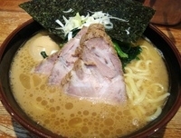 「らーめん+6・3玉子」@横浜家系豚骨醤油極太麺 侍 本店の写真