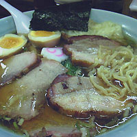 「白河スペシャル（大盛り、焼豚、雲呑、海苔、煮たまご）」@白河中華そばの写真