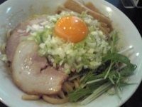 「特製比内地鶏の油そば（大盛）+メンマ+ネギ」@音麺酒家 楽々の写真