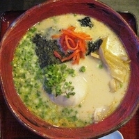 「鶏ガラ豚骨ラーメン (裏メニュー)」@烏骨鶏ラーメン 龍 鴻巣店の写真