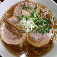 「あぶりちゃーしゅーめん（手打ち麺・麺カタメ）￥800」@自家製ラーメン 菊屋食堂の写真