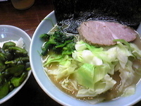 「きゃべつらーめん」@横浜家系ラーメン 家家家 飯田橋店の写真
