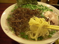 「ねぎらーめん800円+きくらげ100円」@博多長浜らーめん もりや 竹ノ塚店の写真