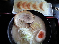 「ばりこて白690円+大盛150円+羽根つき焼き餃子」@おおぼし 上田本店の写真