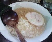 「醤油とんこつ（中） 600円」@とんこつらーめん 十豚の写真