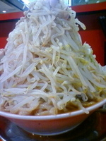 「ラーメン（ヤサイWとマシの間、ニンニク、アブラ）」@ジャンクガレッジ 東大宮店の写真