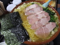 「ラーメン大盛り（750円）・味玉（100円）」@こくぼ家の写真