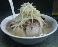 「豚入りラーメン（ヤサイ）」@ラーメン二郎 新宿小滝橋通り店の写真