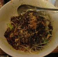 「汁のない担々麺、鉄鍋棒餃子、白飯（大）」@湯麺 破天荒の写真