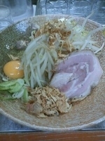 「まぜ麺 黒帯衆の生卵」@覆麺 智の写真