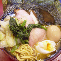 「ラーメン 630円 + 海苔 40円 + 味玉 50円 + キャ」@家系総本山 ラーメン吉村家の写真