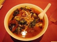 「酸菜牛肉刀削麺」@四川料理 京華樓 別館の写真