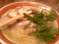 「本丸塩らーめん（800円）+チャーシュー（150円）」@塩らー麺 本丸亭 川崎BE店の写真