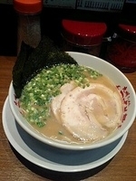 「ラーメン（ばりかた）+替え玉（はりがね）」@九州ラーメン つばめ軒の写真