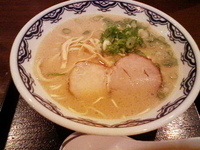 「博多らぁめん」@博多麺房 赤のれん 丸ビル店の写真